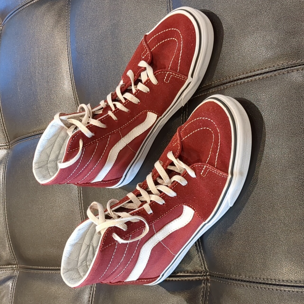 Vans hi tops suede men's 9.5, women's 11